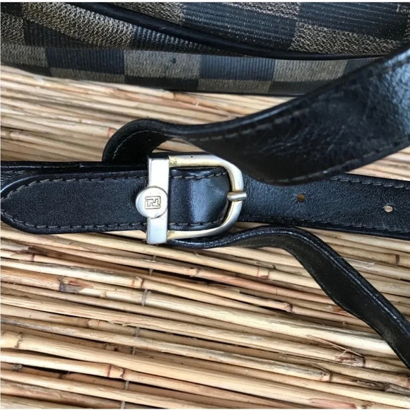 Vintage Fendi Bucket Crossbody Bag - Picture 6 of 15